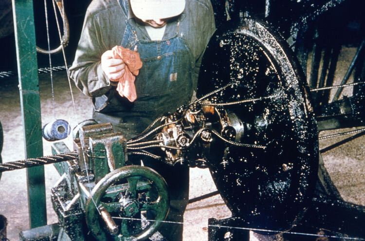 Closer Showing Preforming Head